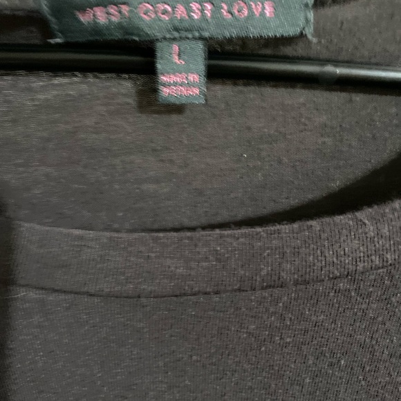 Silky smooth black tee with rouched front. Size L - Picture 2 of 2